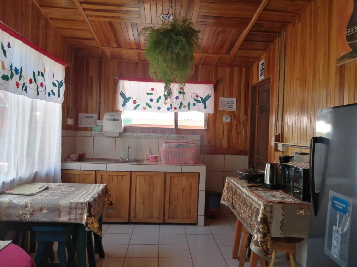 Pension Y Cabinas Colibri B&B Costa Rica Monteverde Екстериор снимка