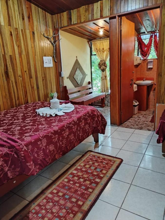Pension Y Cabinas Colibri B&B Costa Rica Monteverde Екстериор снимка